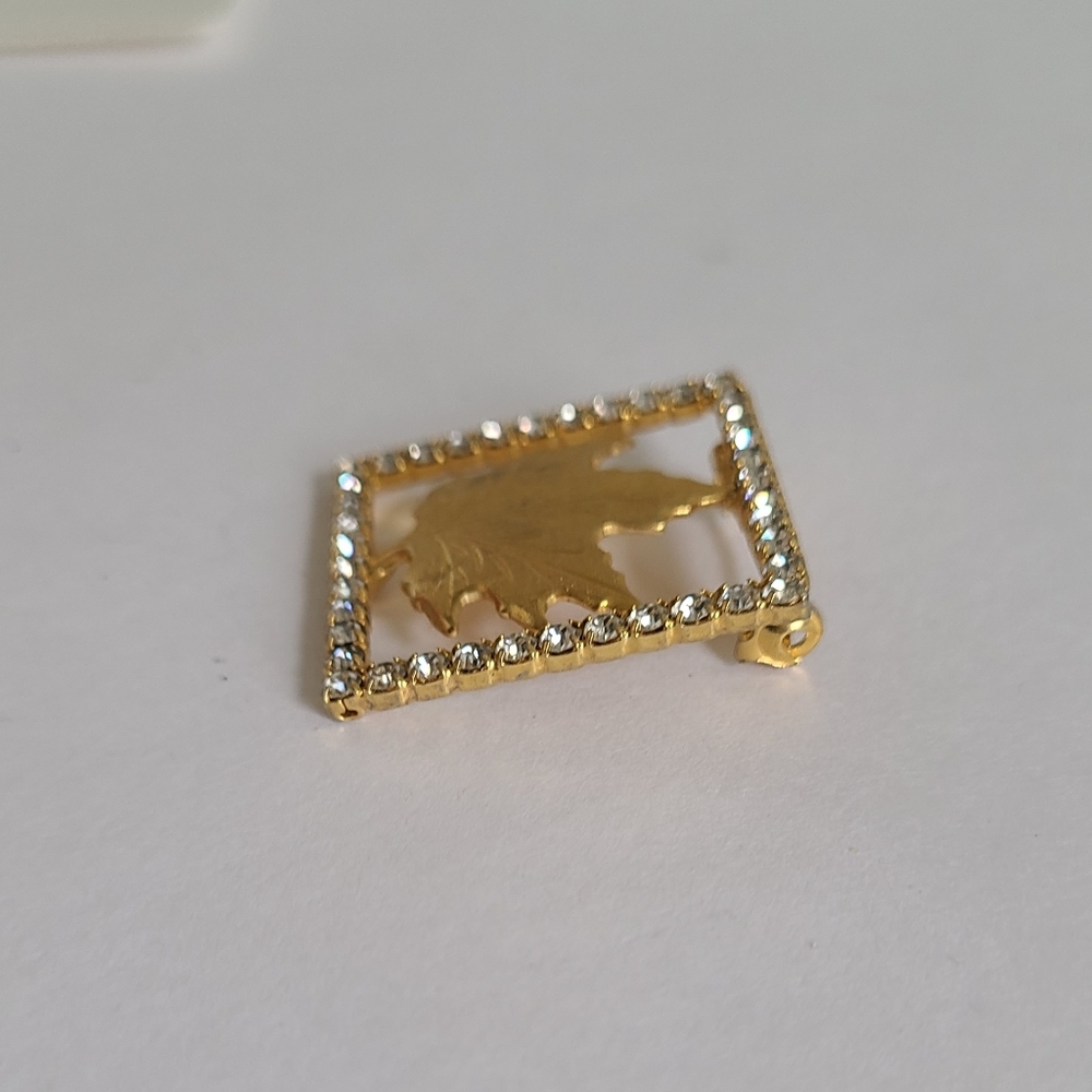 Vintage Gilded Gold Tone Rhinestone Square Canada Maple Leaf Brooch Pin - Picture 8 of 12